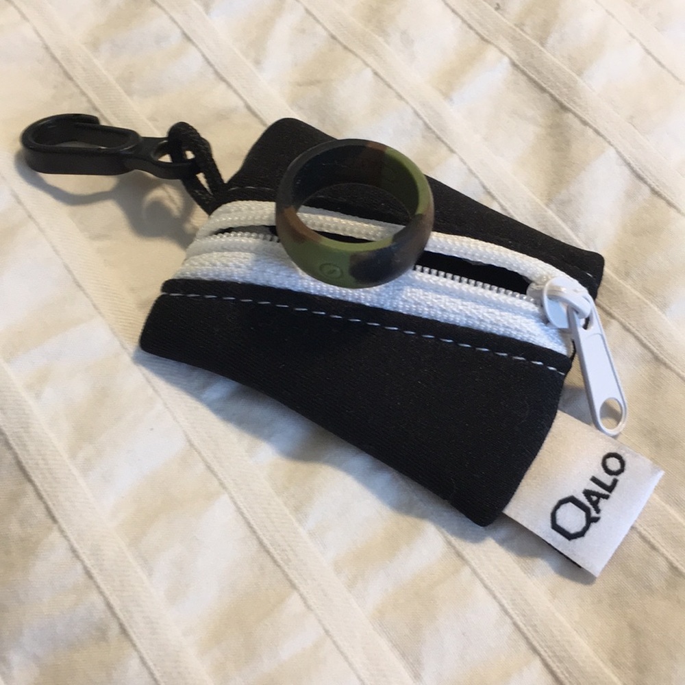 QALO UNISEX CAMO SILICONE RING. Brand NEW.